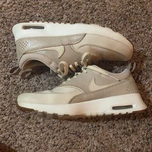 Nike Tan Air Max Thea